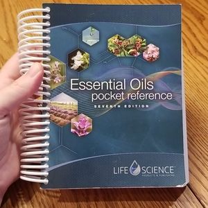 Essential oils reference book
